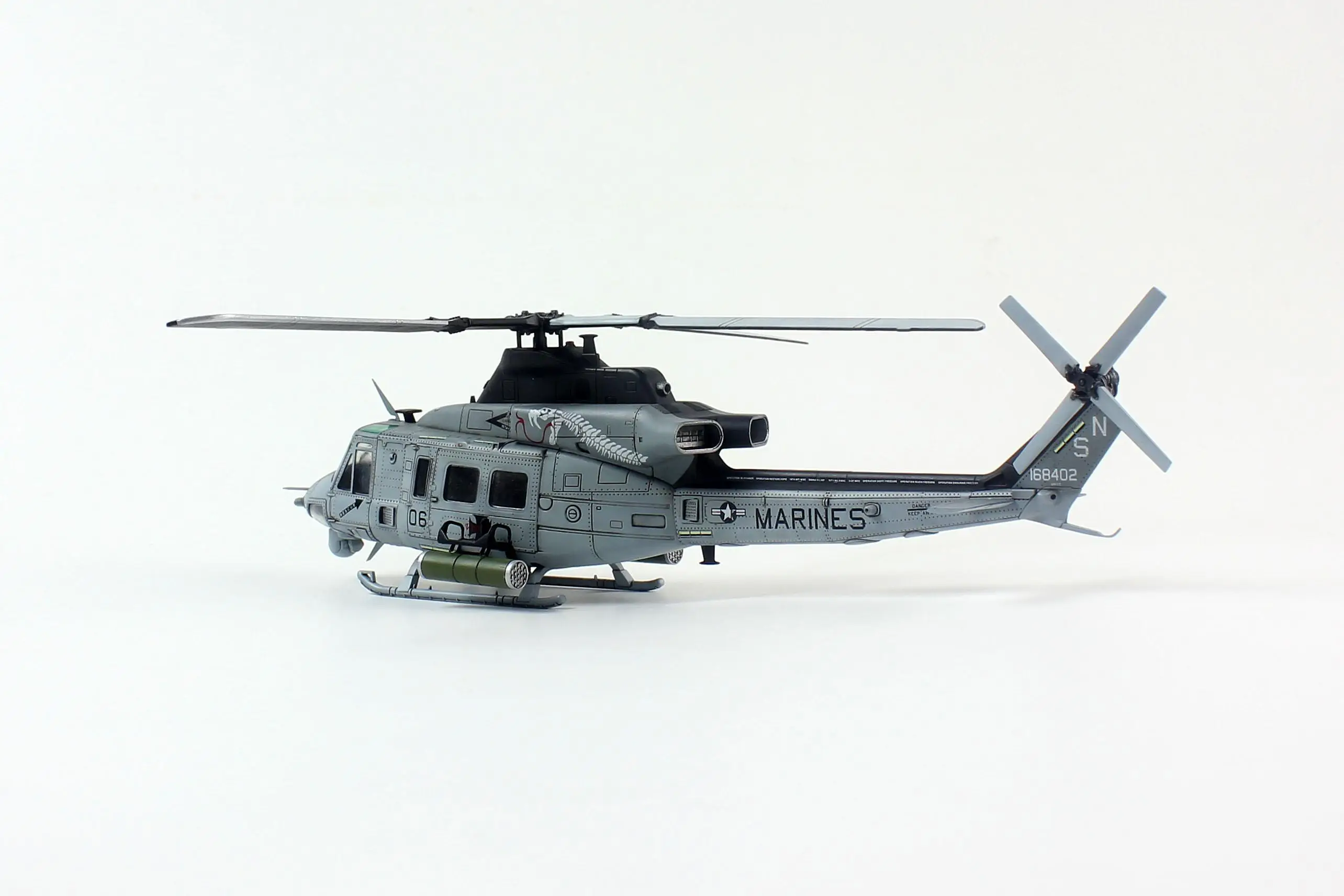 キティホークモデル 1/48 UH-1Y ヴェノム 米海兵隊汎用ヘリコプター qqffhab 1/48 UH-1Y ヴェノム 米海兵隊汎用ヘリコプター プラモデル