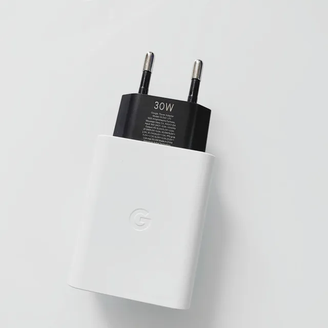 Adaptador de alimentación USB‑C de 30 W - Google Store