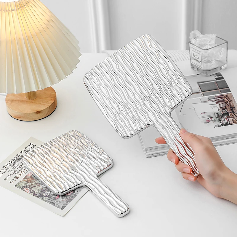 휴대용 미니 Ins 액체 모양 사각 거울, 휴대용 데스크탑 화장품 거울, 메이크업 거울, 여행 금속 뷰티 거울, 신제품