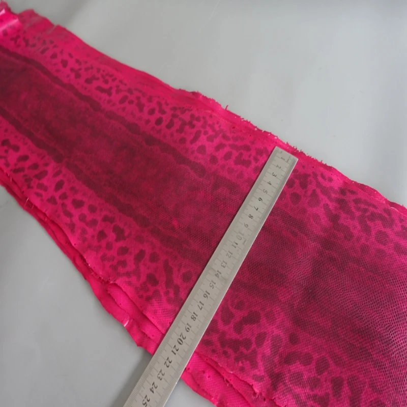 

Большой размер красное масло Вощеная кожа натуральный песок змеиная кожа Натуральная кожа Цельный материал ручной работы для бумажника сумочки сделай сам