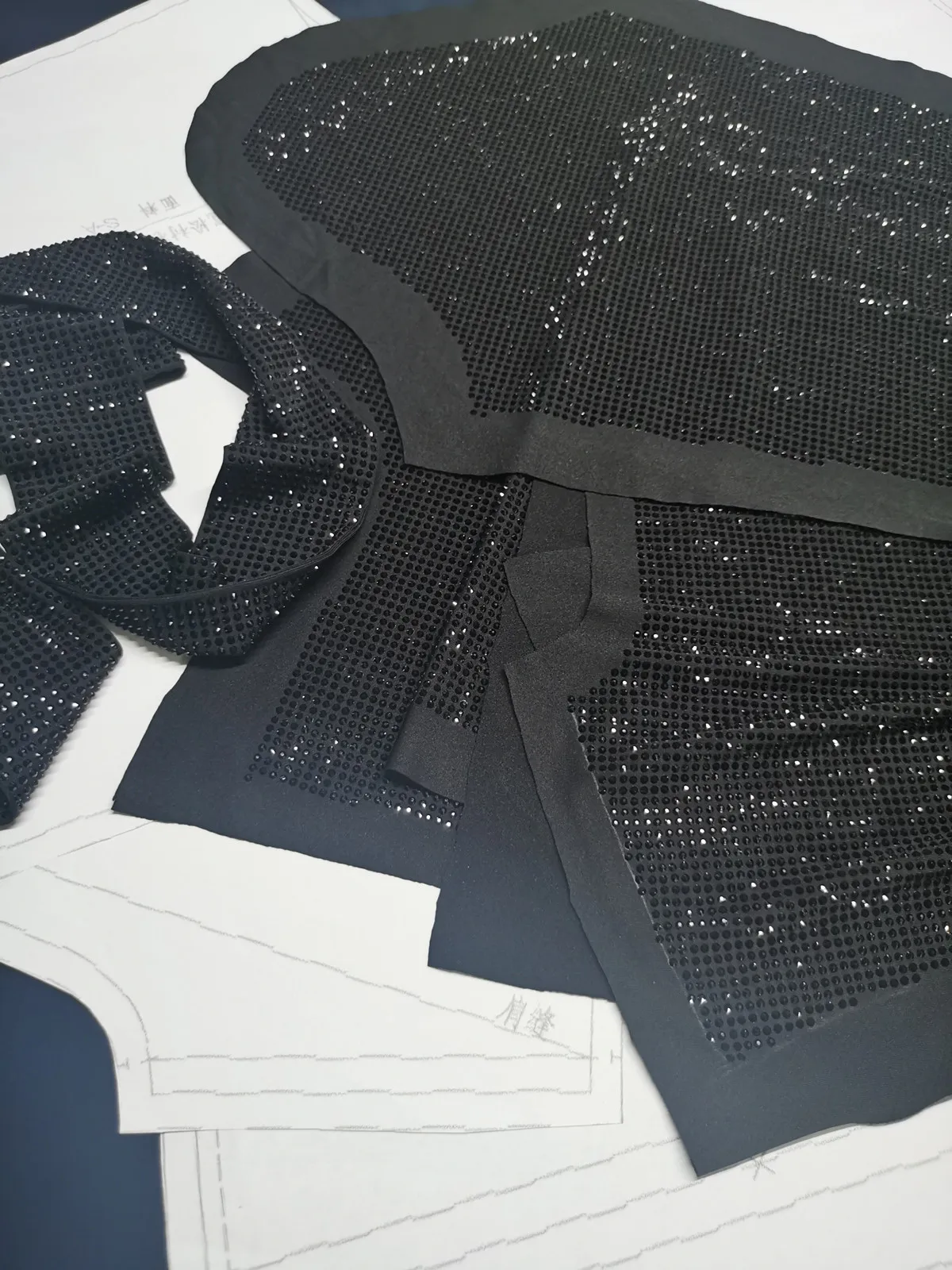 Customized Tailored Full Stones Cutting Piece Clothing Parts Dress Garment  Hot Fix Crystal Rhinestone Strass Fabric Embroidered