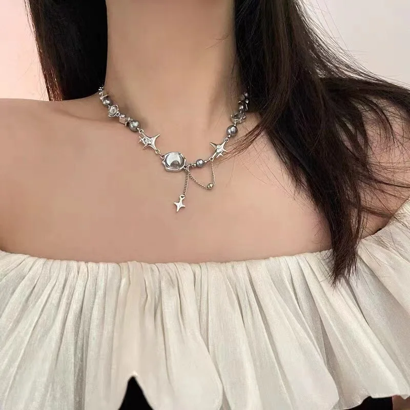韓国ブランドHei★芸能人着用_silver crystal ribbon necklace Amazon.com: Kendra Scott Cailin Rhodium-Plated Brass Crystal