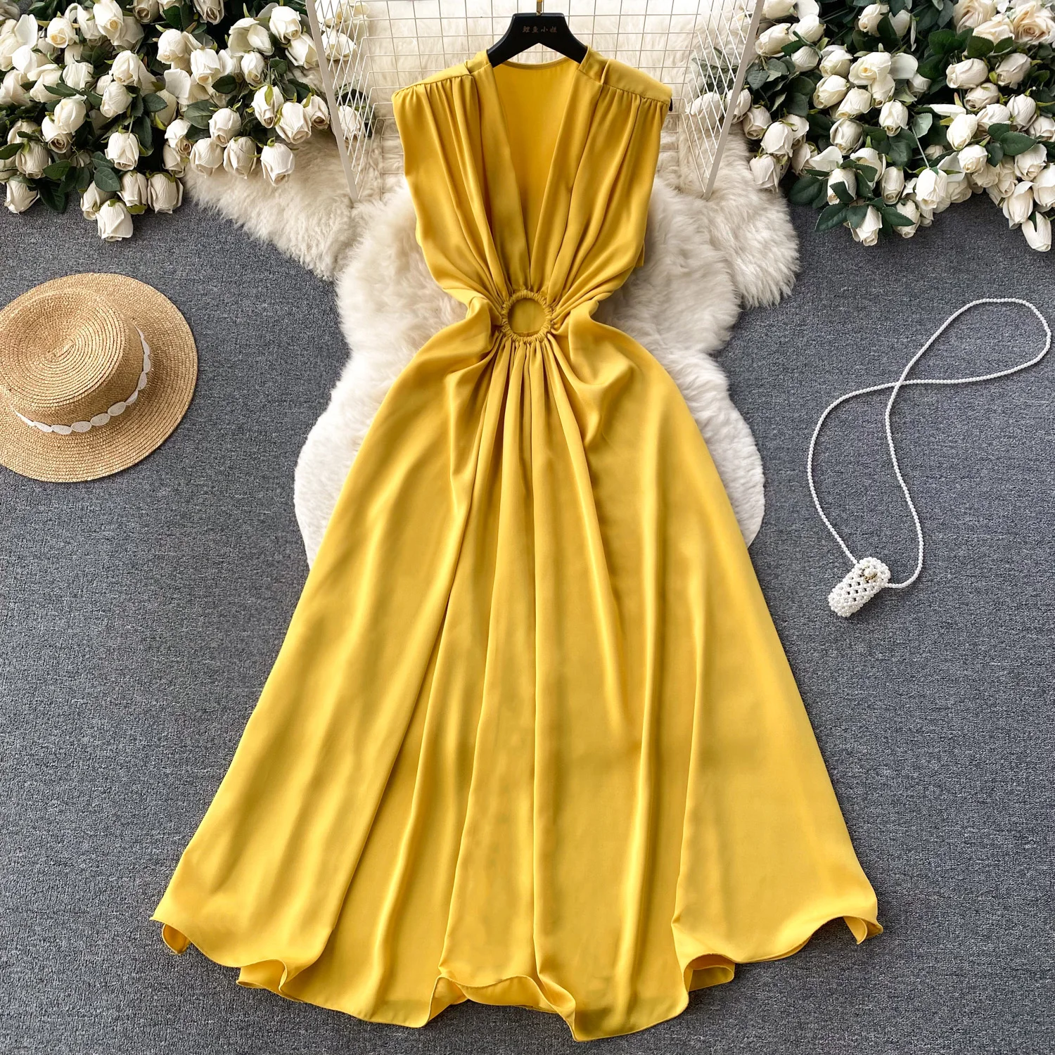 

French V-neck Pleated Waist Cut Out A-line Dress Women New Fashion Summer Sleeveless Solid Color Casual Clothes Vestidos L190