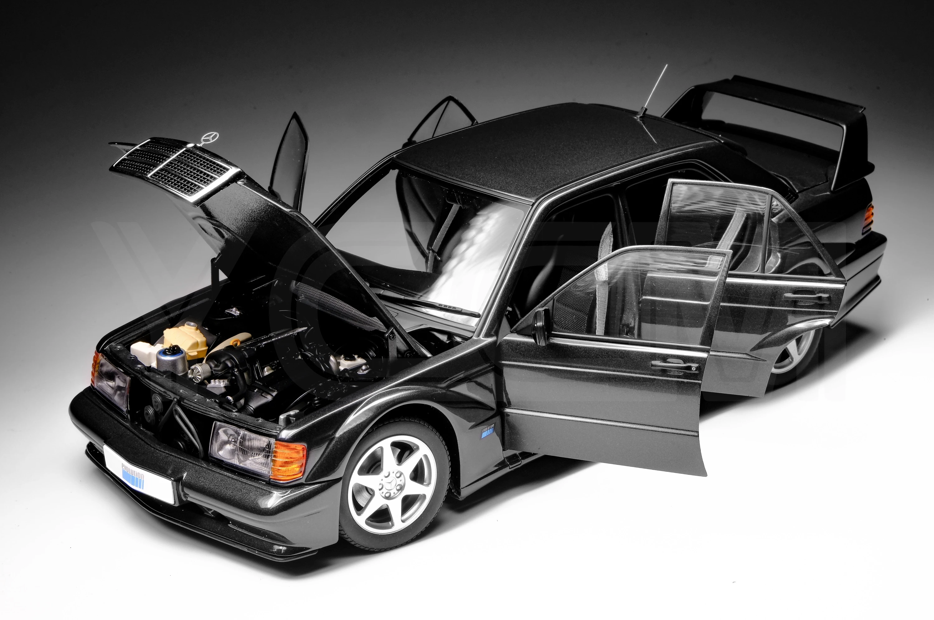 Рисунок 3 - Модель автомобиля Autoart из полимерного