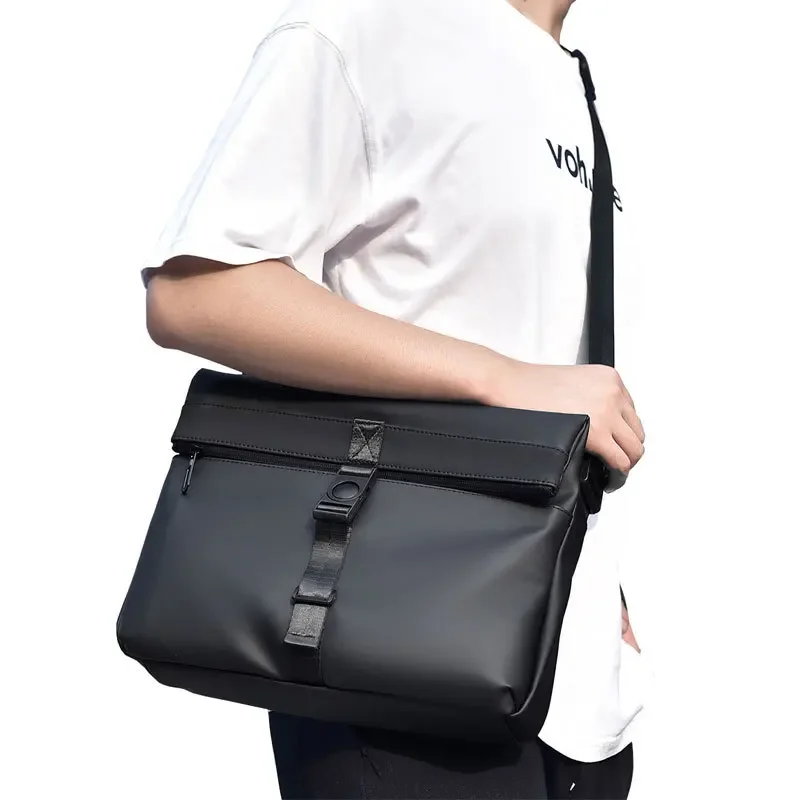 

Men's Shoulder Bag Postal Worker Style Messenger Bag Large Capacity Fashionable Men's Bag Lightweight and Waterproof