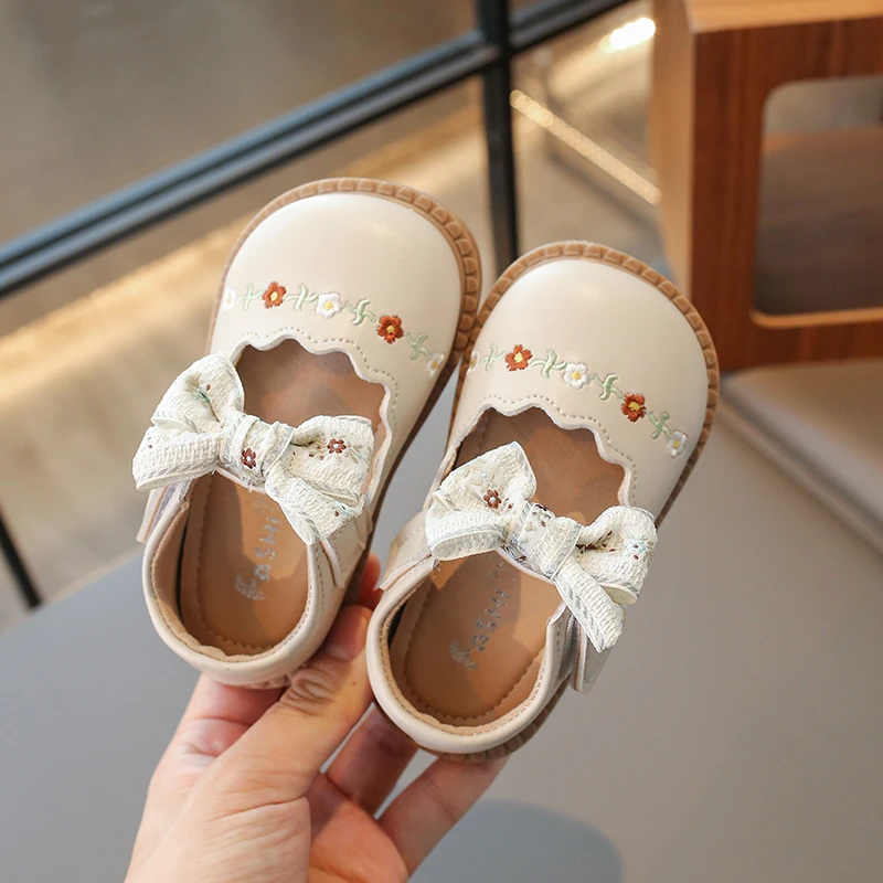 Sweet Style Baby Girls Leather Shoes Children Kids Love Bow Princess Shoes Soft Sole Anti Slip Lightweight Infant Toddler
