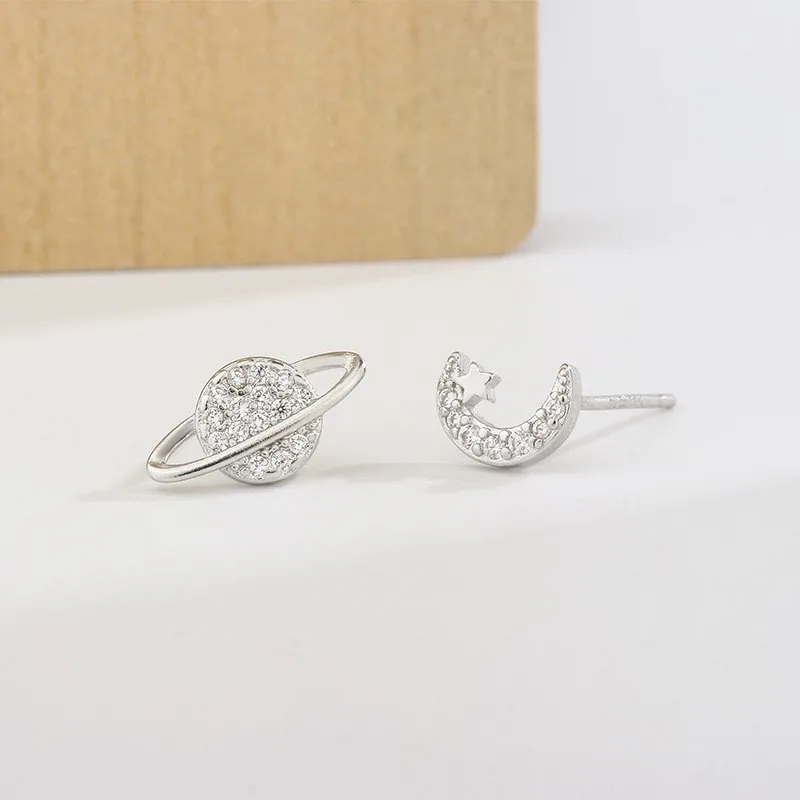 Elegant Inlaid Zircon Asymmetrical Star&Moon Stud Earrings for Women New Fashion Earring Party Jewelry Gifts