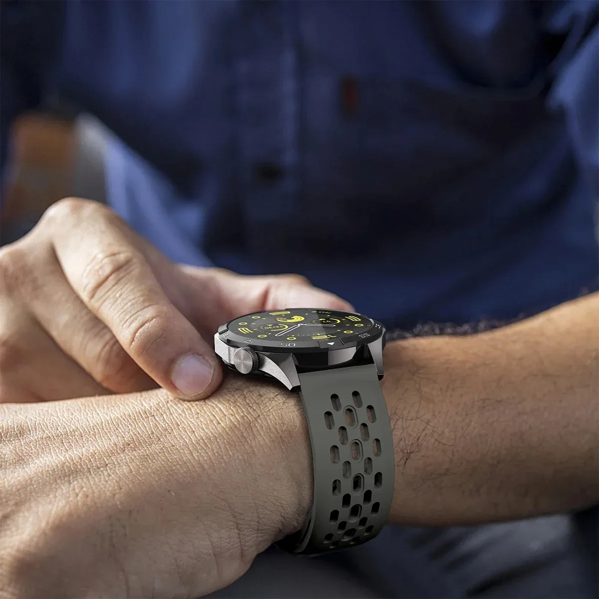 Versatile 20mm/22mm Silicone Smartwatch Strap
