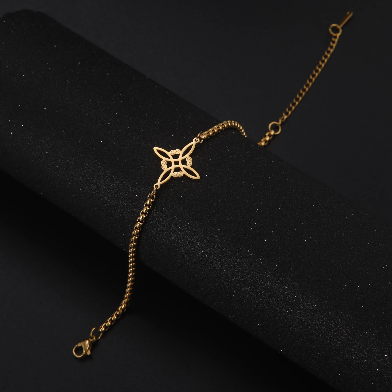 Skyrim Witchcraft Witch Knot Charm Bracelet Women Stainless Steel Box Chain Bracelets Wicca Amulet Jewelry Gift