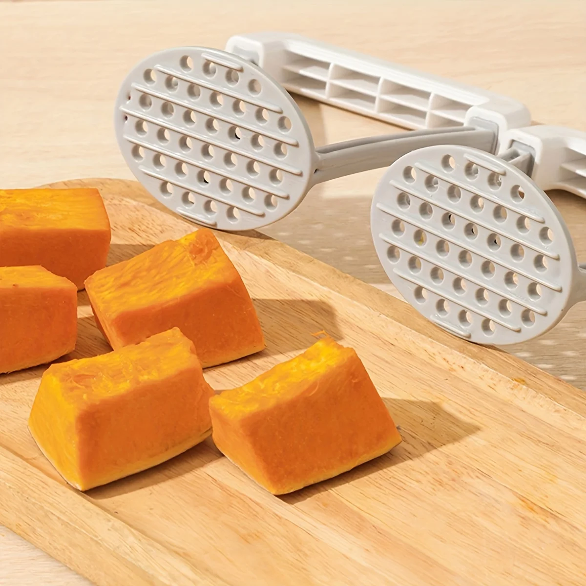1PCS Manual Potato Masher Plastic Pressed Potato Smasher Portable Kitchen Tool For Babies Food Fruit Baking Kitchen Acceesories Potato Masher