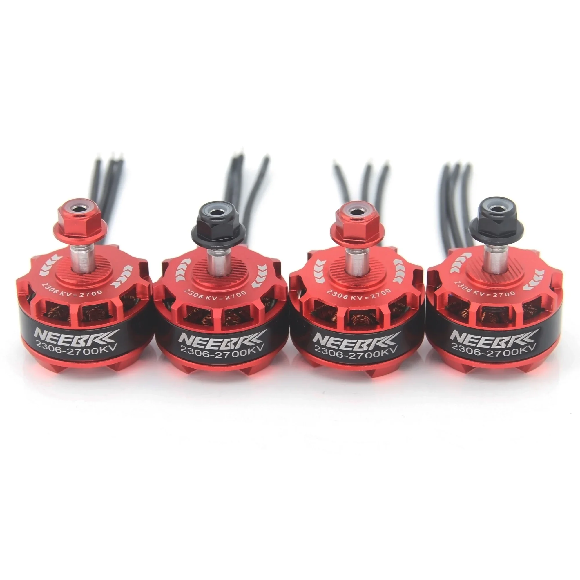 Moteur brushless pour drone FPV course 2300KV, détail du câblage et du support de fixation.