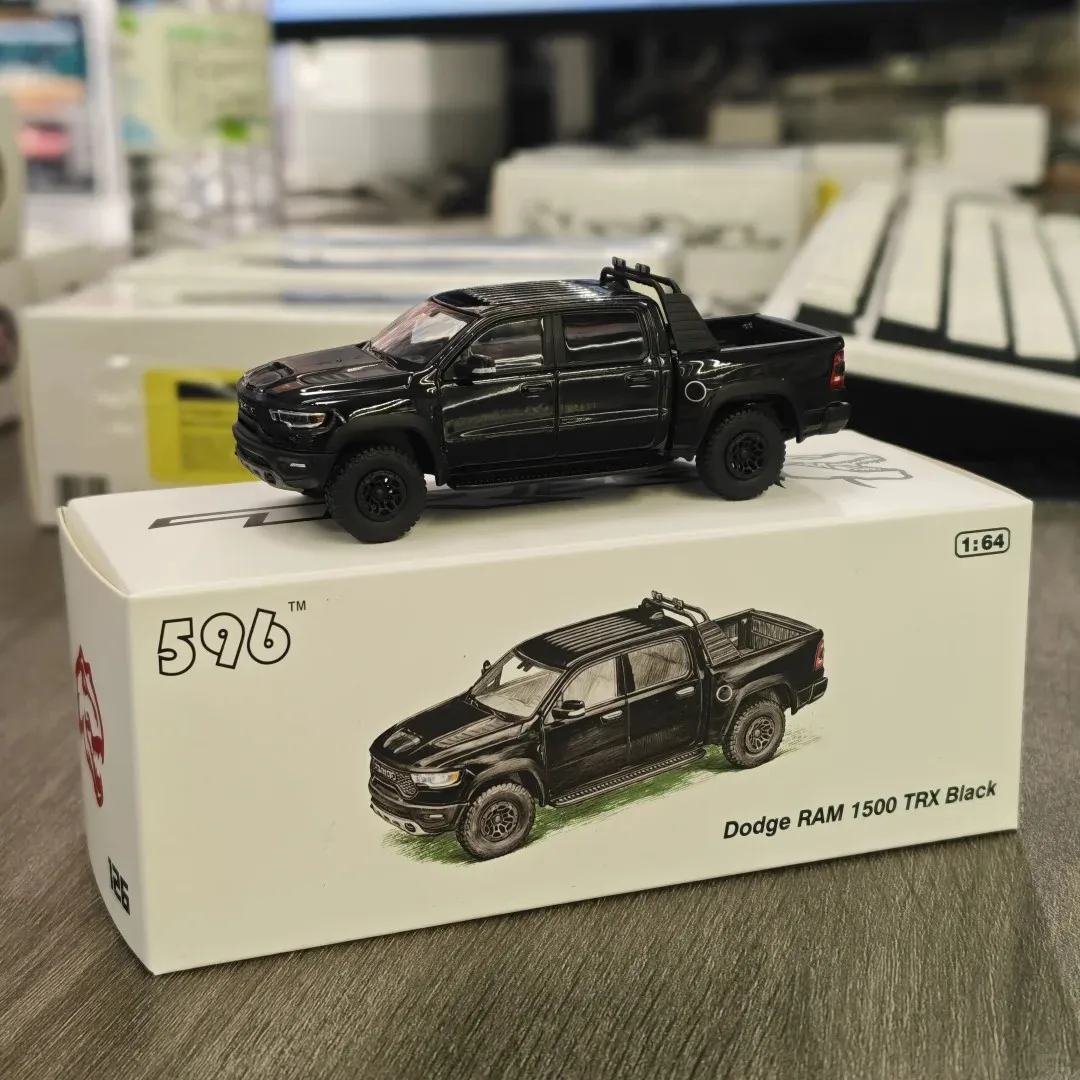 Novo em Estoque 596 1:64 Dodge Ram 1500 Trx Pickup Miniatura em