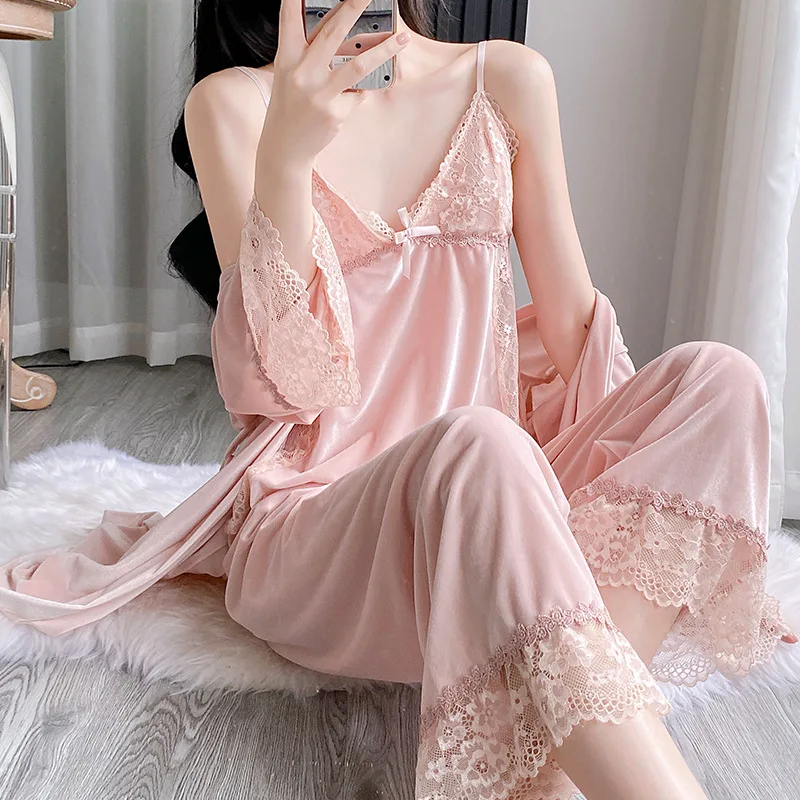 طقم فراشة مكون من ثلاث قطع ملابس نوم مخملية ذهبية...