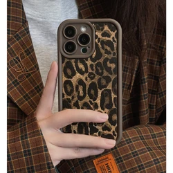 Chic Brown Leopard Pattern Soft Silicone Phone Case Cover for OnePlus Nord 2 5G (TYK-247TY24115101)