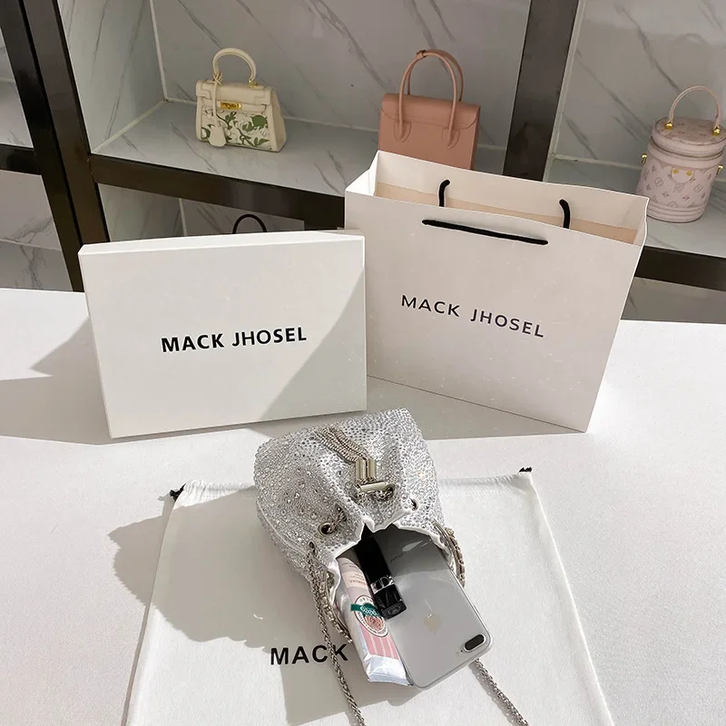 المألوف الصيف الماس جزءا لا يتجزأ من سلسلة معدنية...