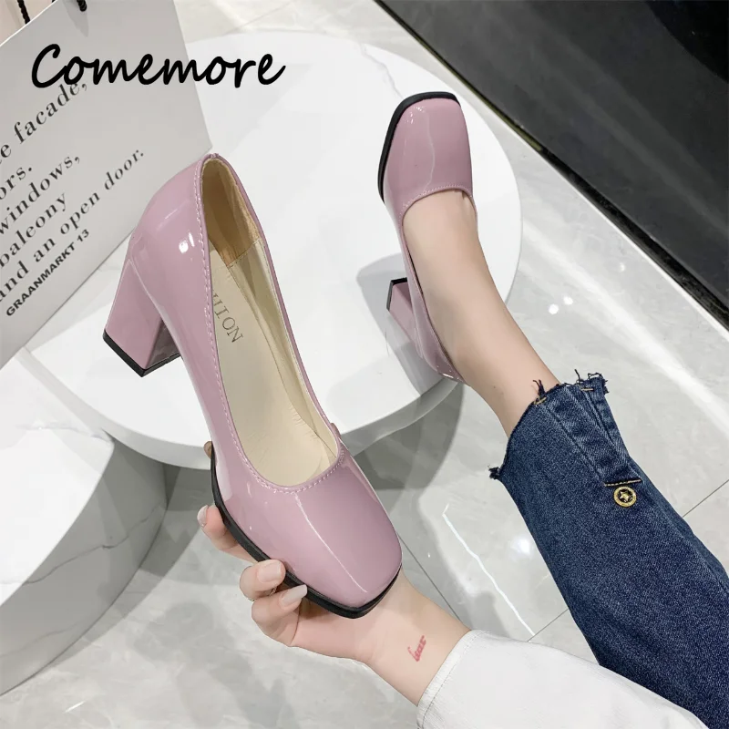 

Женские туфли-лодочки Comemore, коллекция 2024 года, Рабочая обувь на толстом каблуке, женская летняя обувь, женская обувь из лакированной кожи с квадратным носком диаметром 43, 7,5 см