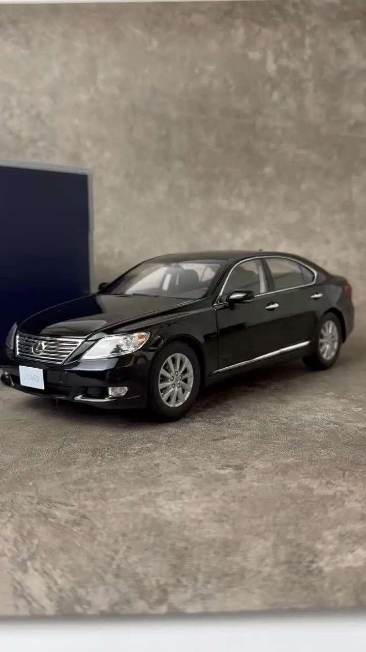 NOREV 1:18 Lexus LS460 Car model Static ornament Car model