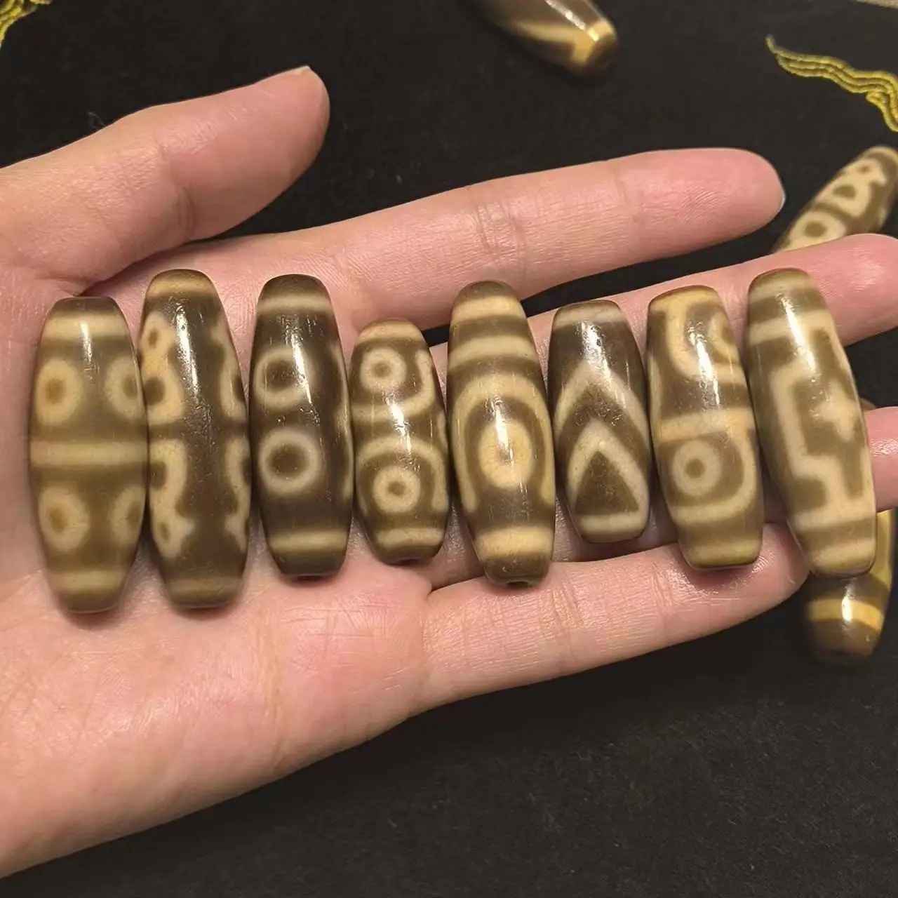 

1pcs/lot Natural old agate dzi Multiple patterns brown Weathering lines Accessories jewelry Rare breeds amulet archaic Ethnic