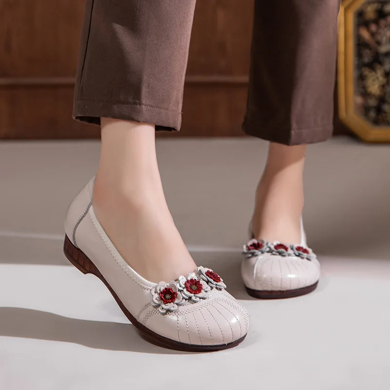 

2024 Autumn Soft Cowhide Leather Shoes Woman Round Toe Floral Ballet Flats Women Casual Walking Shoes Lady Top Quality Moccasins