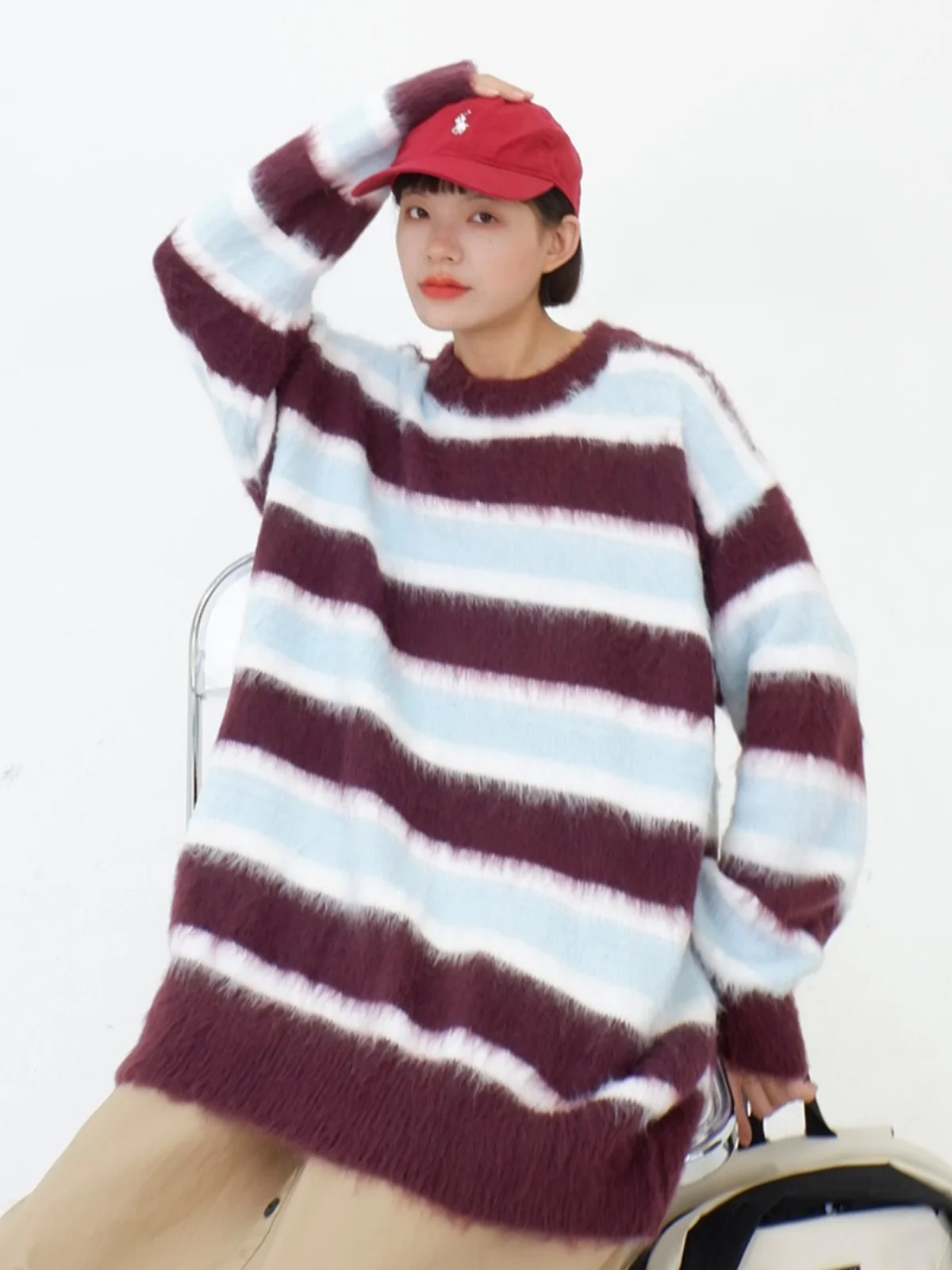 

Soft and glutinous mohair striped round neck sweater for women in autumn and winter 2023, new loose fitting bf lazy style knit s