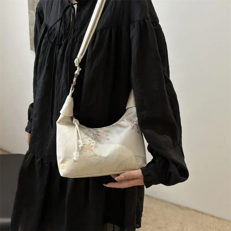 Sweet Embroidery Shoulder Bag Elegant Flower Pearl Pendant Crossbody Bag Small Bucket Handbag Ladies Luxury Design Cheongsam Bag