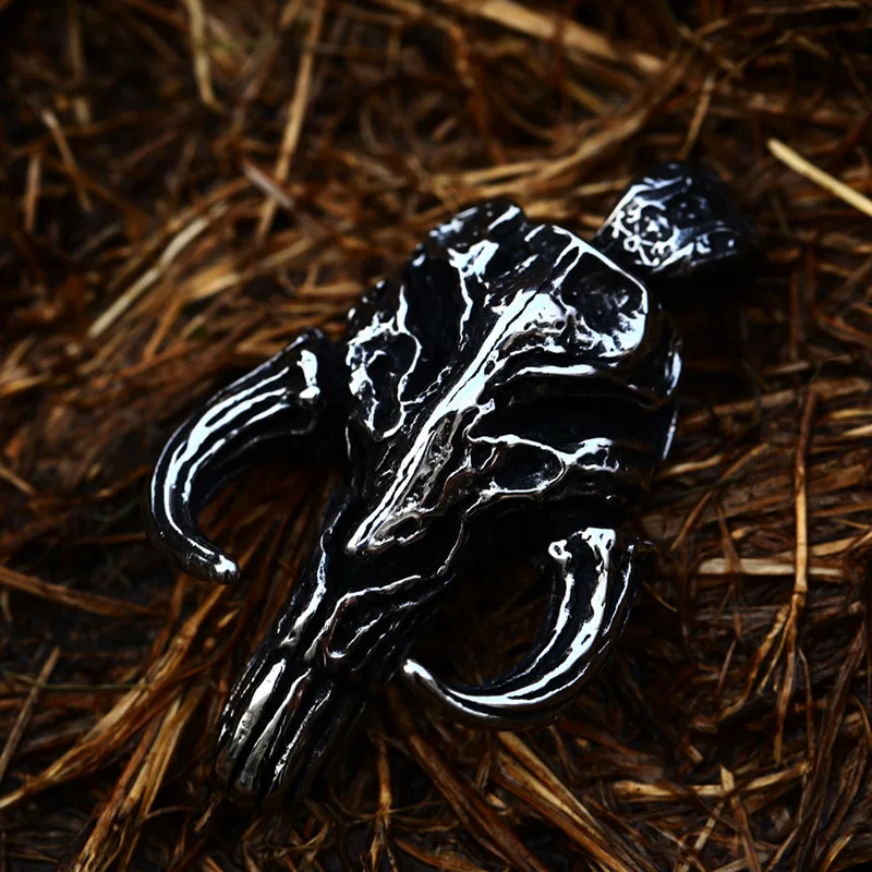 Pendentif Breloque Crâne Gothique – Tête De Mort Mordant Une Rose, Métal