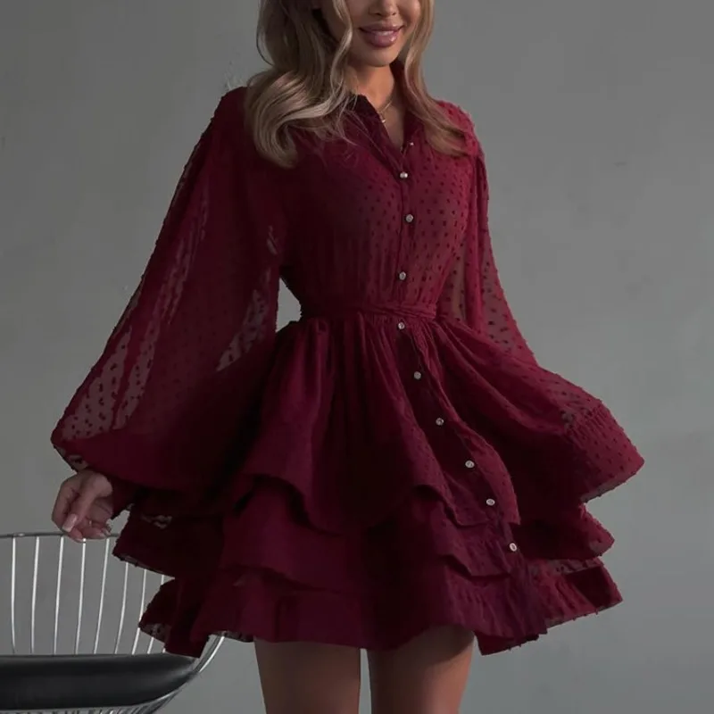 Elegante Abito da Donna Bordeaux a Pois Chic Primaverile con Maniche a Lanterna Lunghe, Volant a Strati, Stile Camicia, Mini Abito da Festa