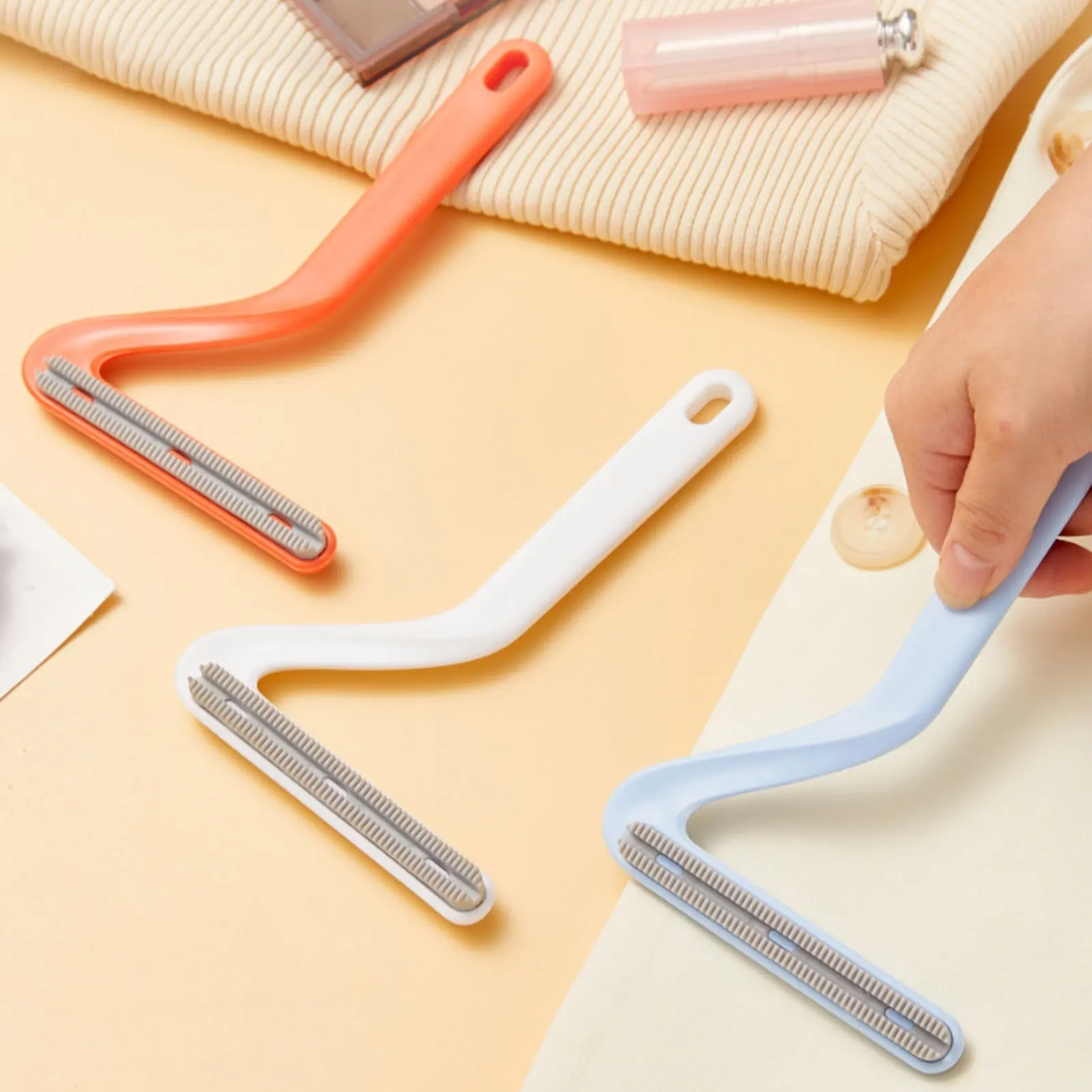 Carpet Floor Sweeper Electrostatic Carpet Floor Sweeper Brush Handheld Sofa Cleaning Roller for Bed Fluff with Trash Collector Household Cleaner