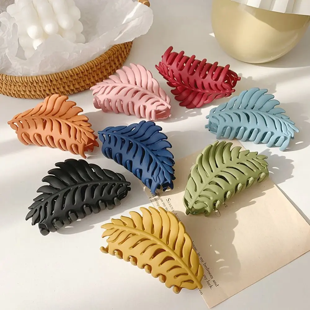 2PCS Simple Fashion Large Leaf Hair Accessories Hair Grab Clips Hair Claw Clips Ponytail Holder Shark Clip 2pcs bow hair clips large heart claw clip hair styling tools for thick hair bowknot crystal design hair accessories for girls