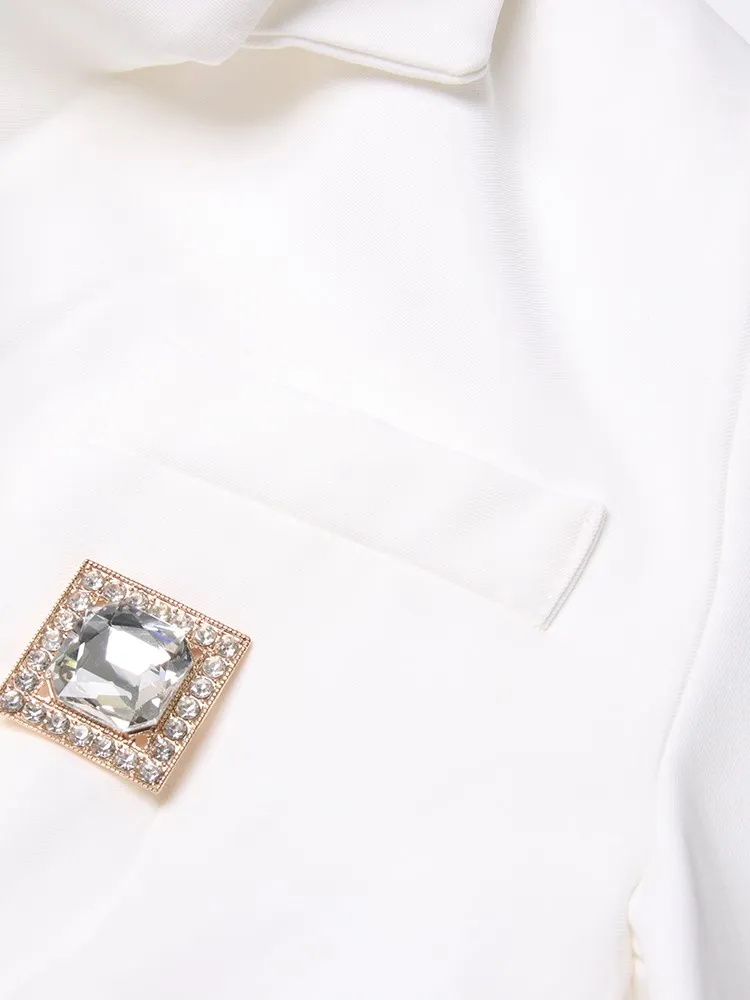 Рисунок 6 - Женский блейзер со стразами и отложным воротником