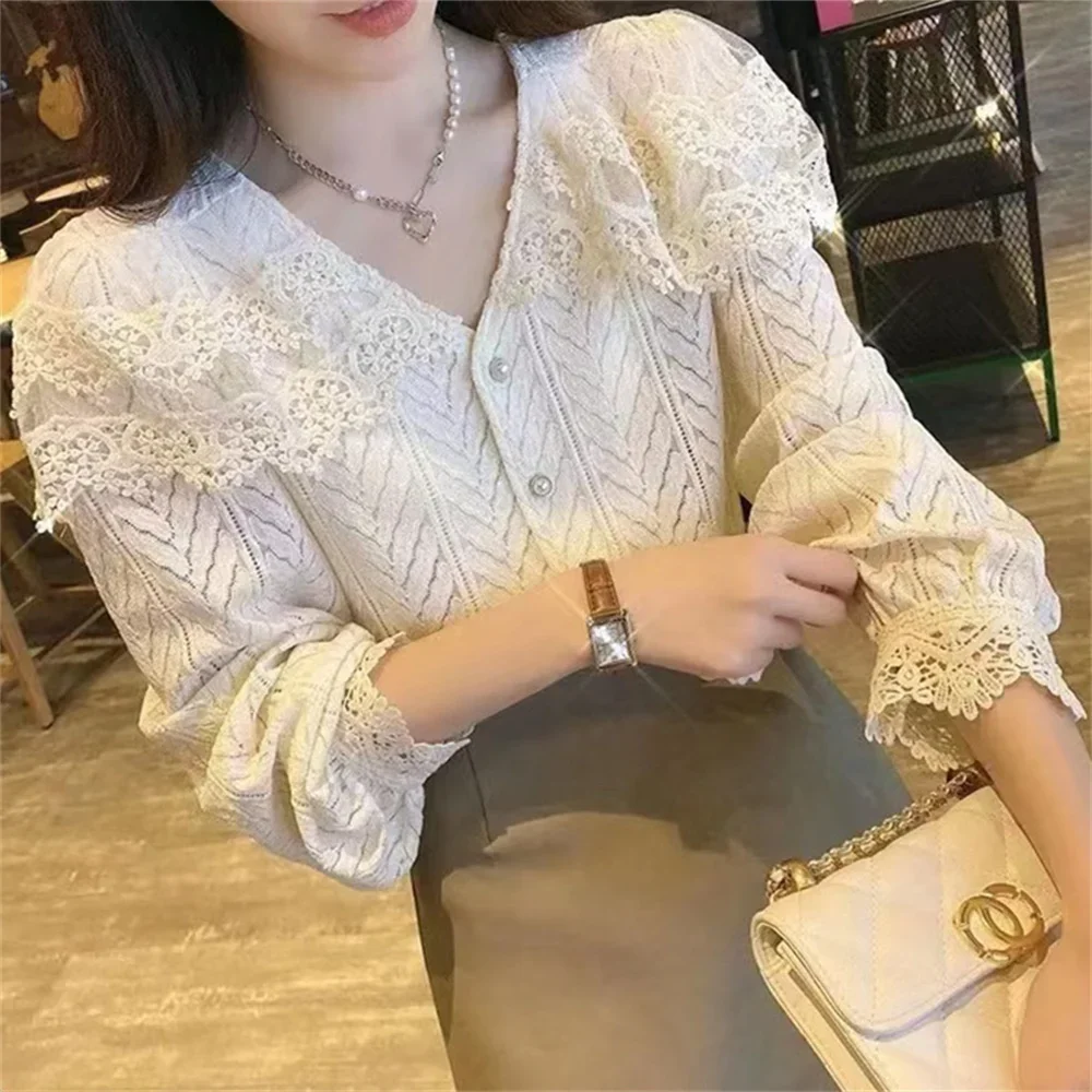 Autumn V Neck Hollow Out Stitching Elegant Blouse French Sweet Lace Shirt Women Vintage New Long Sleeve Apricot Loose Tops Women
