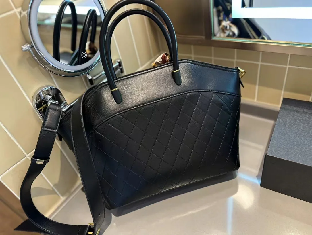 

YS 2023 Fashionable and minimalist tote bag with embroidery thread, large capacity handbag, westernized
