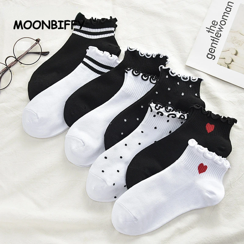 

New Women Cotton Cusual White Black Socks Girls Cute Crimped Ankle Sock Stripes Dots Heart Short Socks Calcetines Mujer Sokken