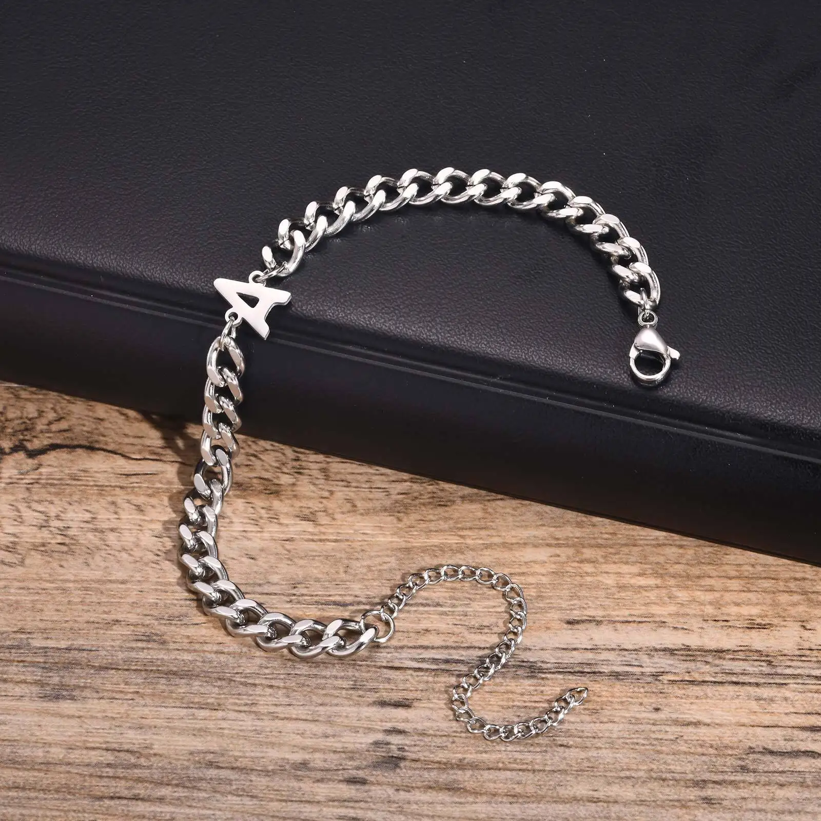 A-Z Initiale Kubanische Kettenarmbänder für Männer Frauen Silber Farbe Edelstahl Buchstaben Name Charm Armband Geburtstag Neujahr Geschenk – Detail 2