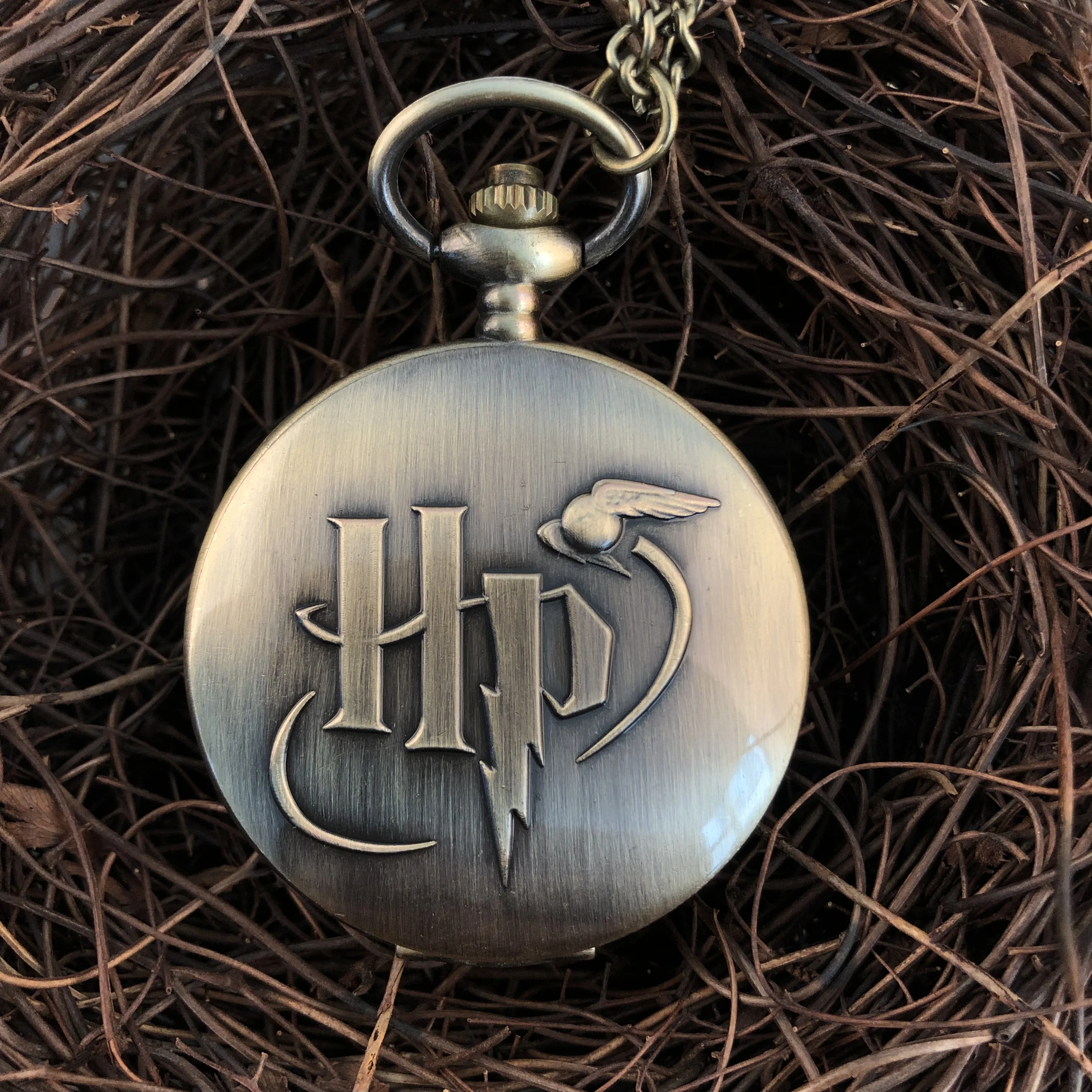 Рисунок 5 - Часы наручные H & P кварцевые с буквенным принтом