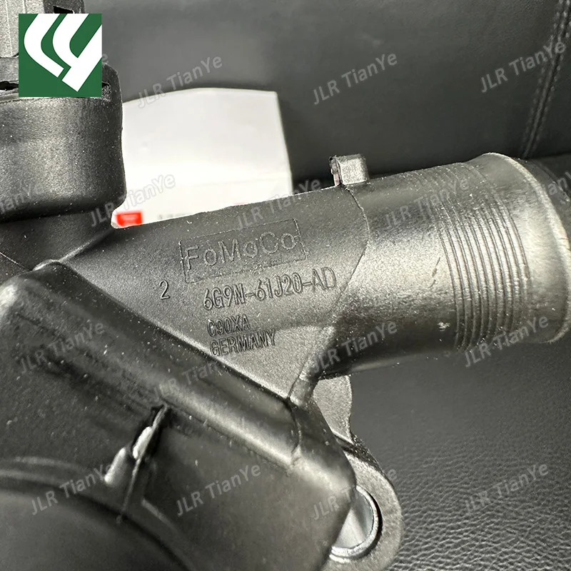 Suitable for Freelander 2 3.2L Thermostat LR006071