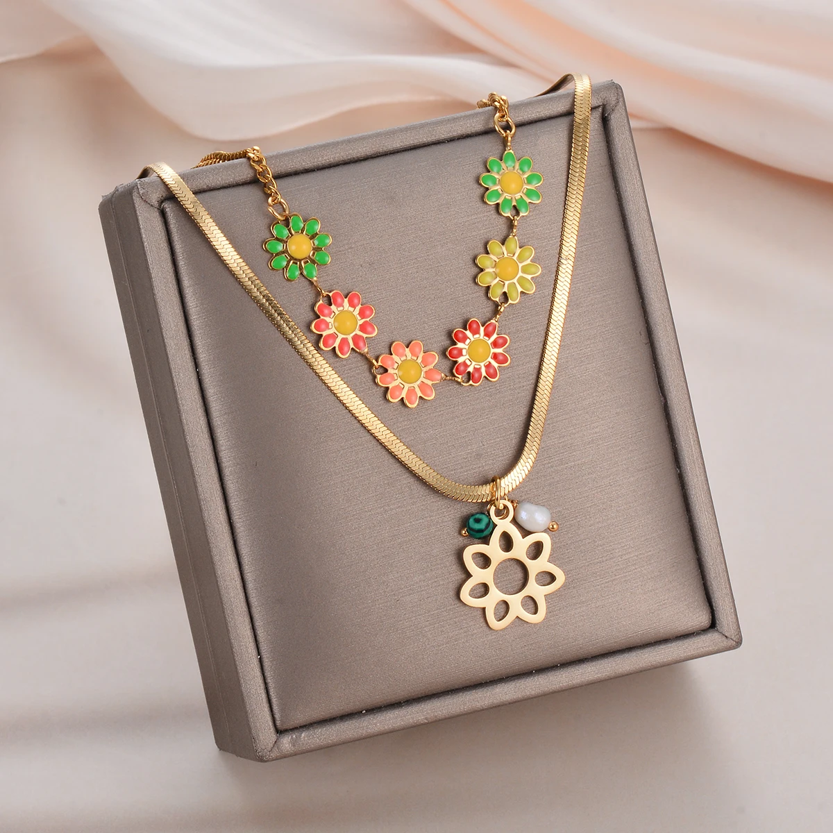 

New Lovely Daisy Flower Necklace for Women Girls Choker Colorful Beads Clavicle Choker Stainless Steel Jewelry Free Shipping