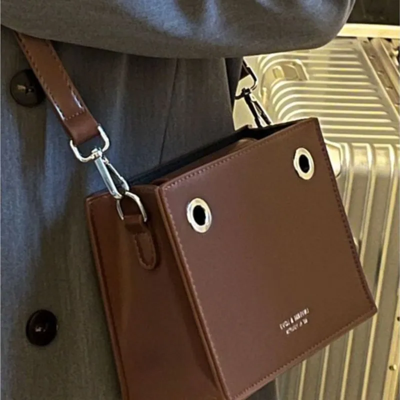 Japanese Style Vintage Handbag Women Leather Square Large Capacity Shoulder Bag Ladies Premium Fashion Casual Crossbody Bag 2025