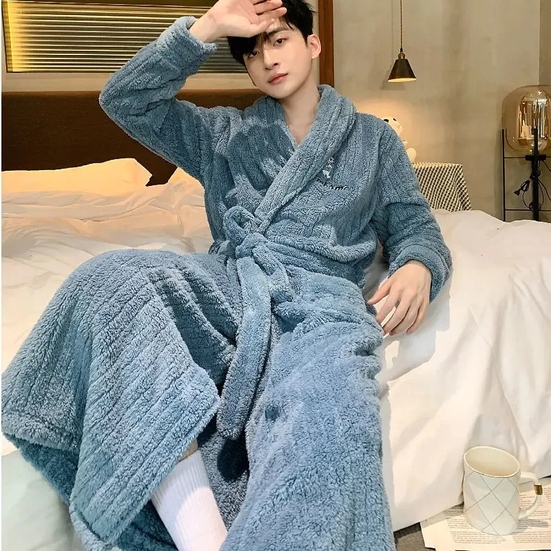 Long Nightgown for Men Coral Velvet Bathrobe Long Sleeve Pajamas for Male Autumn Winter Thickened Warm Flannel Bathrobe Homewear