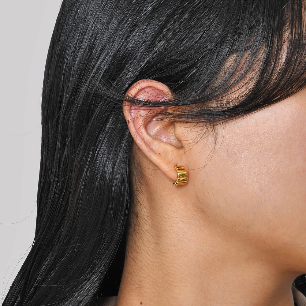 Metal Stripe Texture Geometric CC Hoop Earrings Stainless Steel Golden Unusual Cast Huggie Earring Personality Statement Jewelry