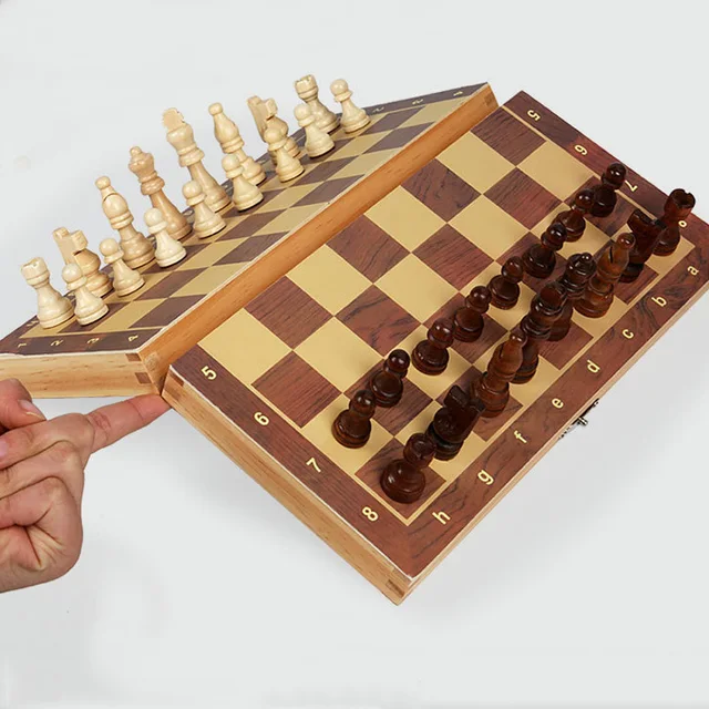 Conjunto de jogo de tabuleiro magnético e dobrável - de madeira com 34 peças de xadrez 3