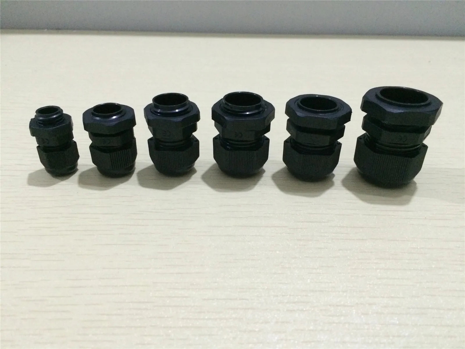 25-100PCS PG7 PG9 PG11 PG13.5 PG16 PG19 PG21 PG25 Black Waterproof Cable Gland Wire Connector For Cable Ranges From 3.5-22mm