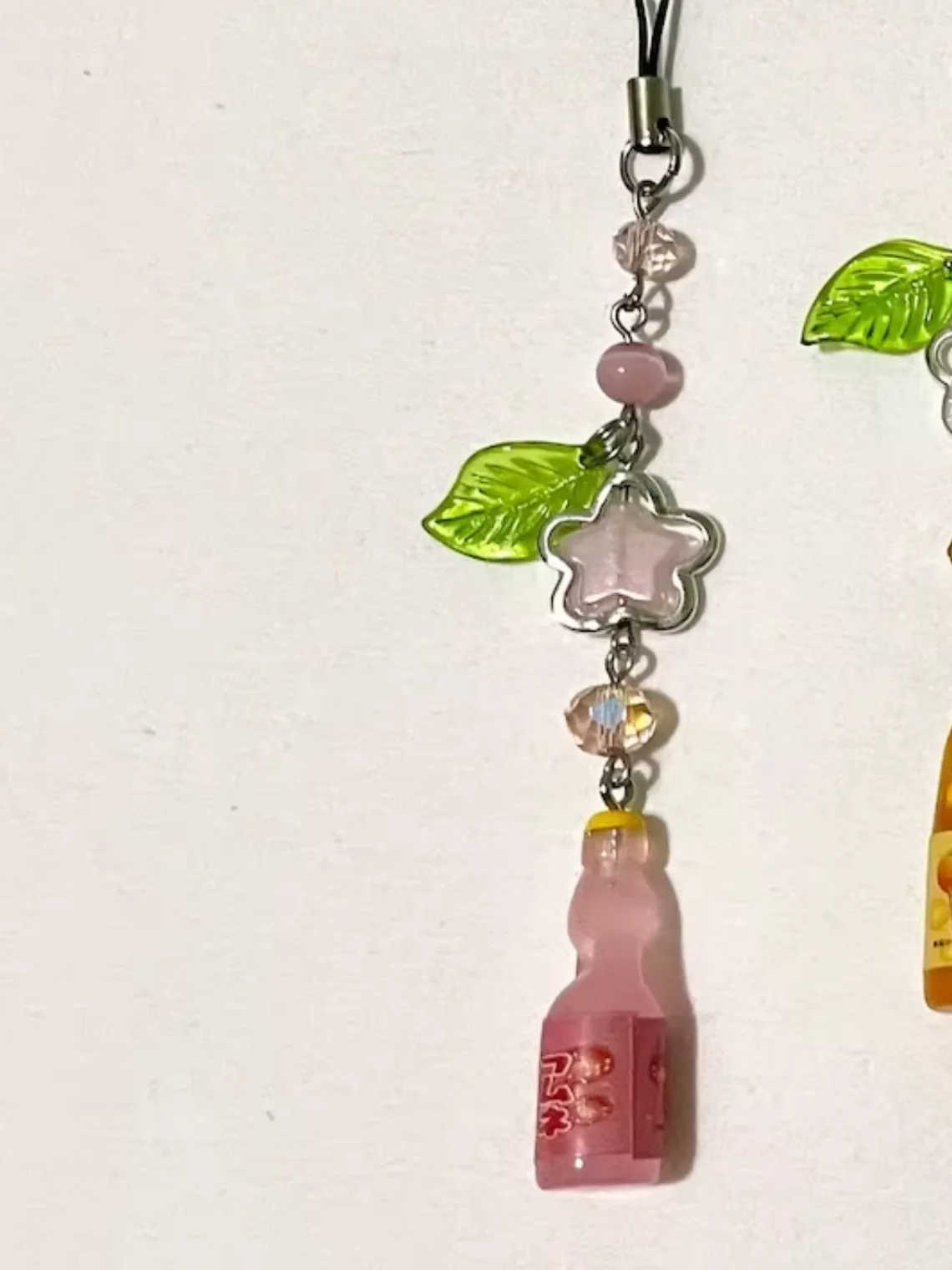 귀여운 라무네 휴대폰 참 소다 병