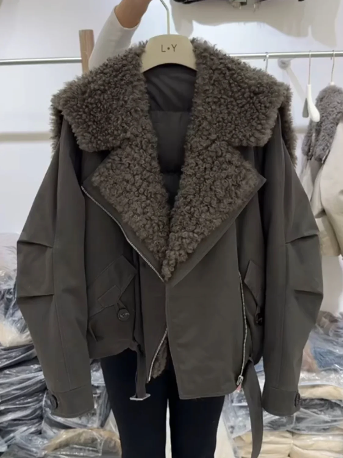 Women Warm Wool Perm Oversized Thick Coat Winter Fashion Faux Fur Collar Padded Jacket Drawstring Waist Streetwear Chic Tops