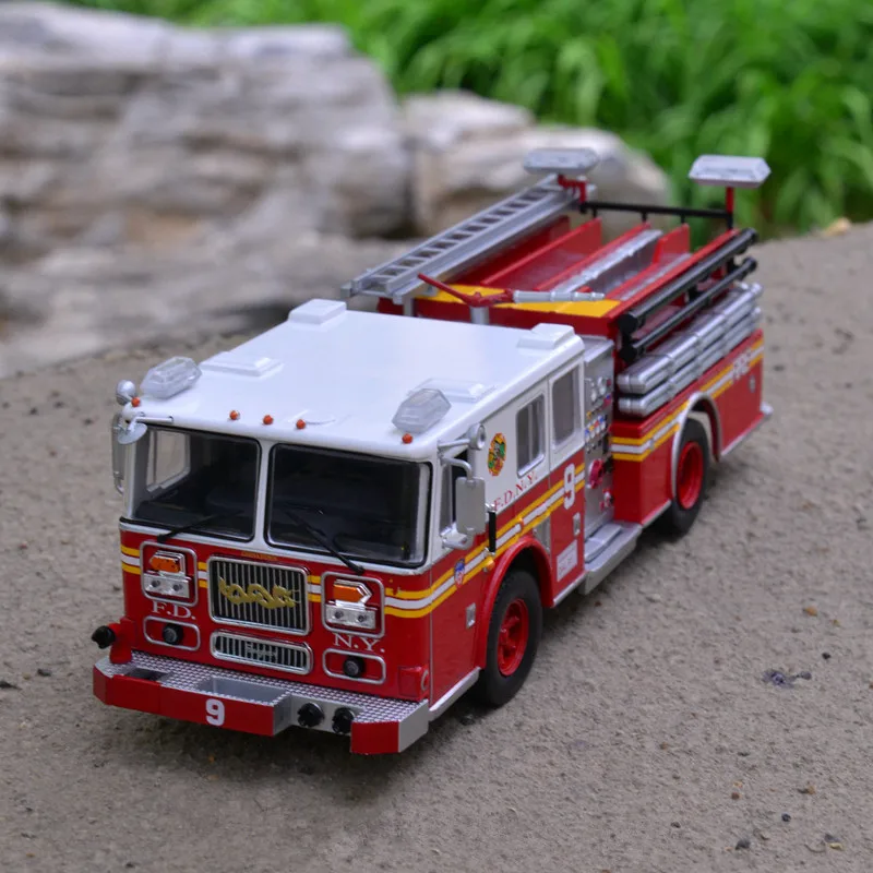 IXO 1:43 Scale Model Seagrave Fire Truck Car Metal Alloy Diecast Toy Vehicle Collection Souvenir Display  For Children Adult