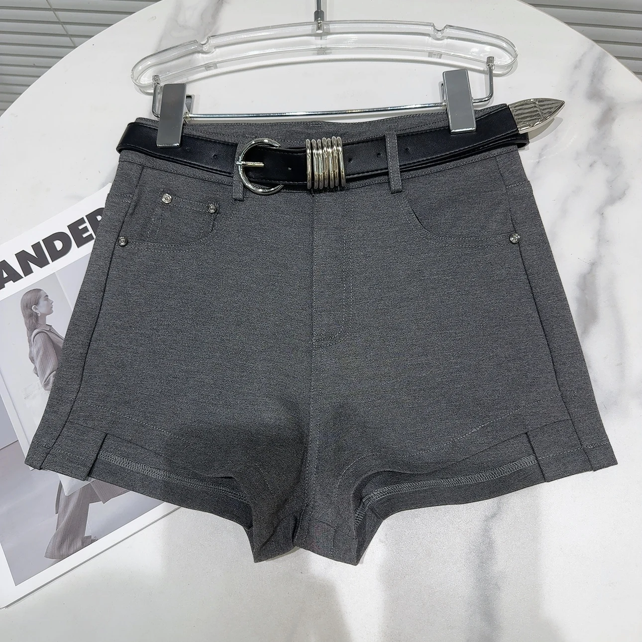 Elegant Short Pants for Women 2024 Summer New Hot Girl Metallic Belted Beveled High Waisted Solid Color Short Shorts Female