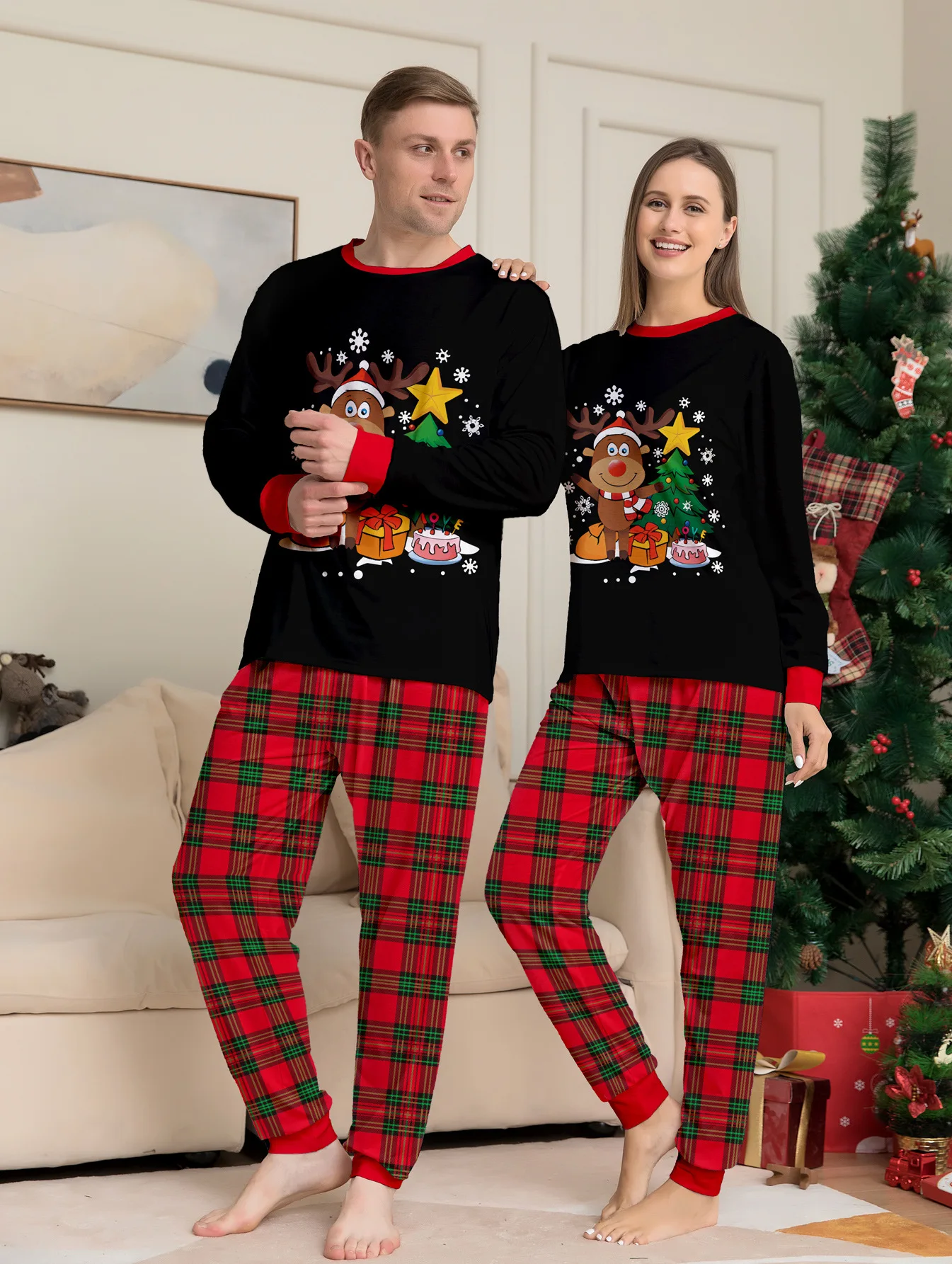 thumbnail image 4 of Conjunto navideño 2024, pijamas familiares a juego, ropa de Año Nuevo para adultos y niños, ropa de dormir con estampado de dibujos animados, regalo de Navidad, look para el hogar, 4 of 5
