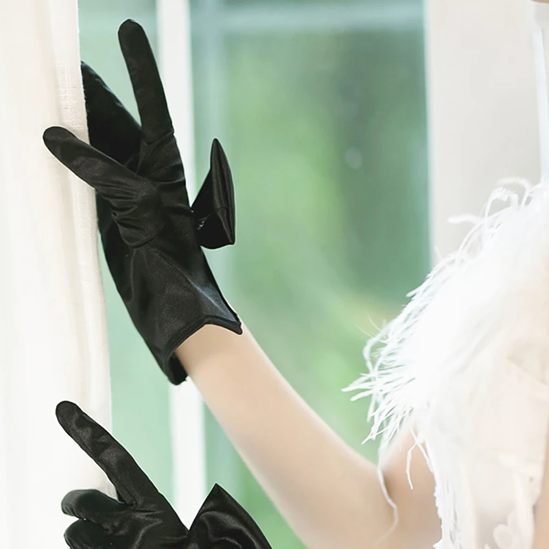 Cross-Border New Exquisite Bride Gloves Pearl White Wedding Satin Material Gloves Photography Props Short Lace Bow Decoration