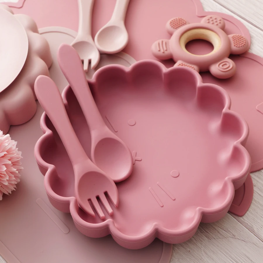 4PCS Baby Silicone Dinner Set Cute Lion Shape Placemat Suction Plate Toddler Utensils Soft Baby Stuff Portable Baby Tableware 4