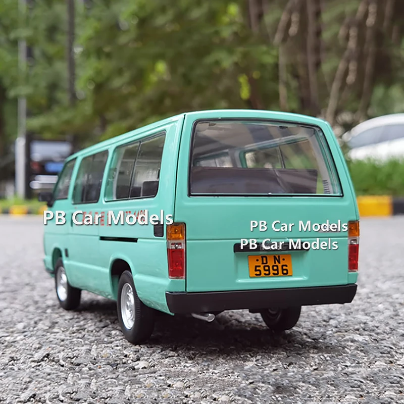 Sonido1/18 3代目トヨタハイエース丸目☆カスタム ミニカー 1/18